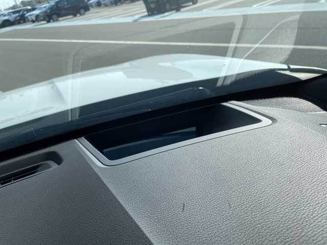 三菱 アウトランダー ＰＨＥＶ P 愛知県 2024(令6)年 0.2万km 白 プレミアムサウンドBBOSE/マイパイロット/純正9型ディスプレイオーディオナビ/レーダークルーズコントロール/全方位カメラ/サンルーフ/シートヒーター/バックカメラ/オートホールド/パワーシート/ヘッドアップディスプレイ/コーナーセンサー/純正アルミホイール/ブラインドスポットモニター/パドルシフト/ステアリングヒーター/レーンキープアシスト/ダウンヒルアシストコントロール/オートマチックハイビーム/ワイヤレス充電機/ステアリングスイッチ/スマートキー/プッシュスタート