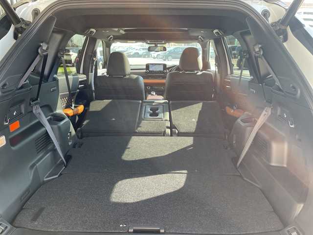 三菱 アウトランダー ＰＨＥＶ P 愛知県 2024(令6)年 0.2万km 白 プレミアムサウンドBBOSE/マイパイロット/純正9型ディスプレイオーディオナビ/レーダークルーズコントロール/全方位カメラ/サンルーフ/シートヒーター/バックカメラ/オートホールド/パワーシート/ヘッドアップディスプレイ/コーナーセンサー/純正アルミホイール/ブラインドスポットモニター/パドルシフト/ステアリングヒーター/レーンキープアシスト/ダウンヒルアシストコントロール/オートマチックハイビーム/ワイヤレス充電機/ステアリングスイッチ/スマートキー/プッシュスタート