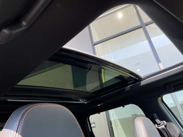 三菱 アウトランダー ＰＨＥＶ P 愛知県 2024(令6)年 0.2万km 白 プレミアムサウンドBBOSE/マイパイロット/純正9型ディスプレイオーディオナビ/レーダークルーズコントロール/全方位カメラ/サンルーフ/シートヒーター/バックカメラ/オートホールド/パワーシート/ヘッドアップディスプレイ/コーナーセンサー/純正アルミホイール/ブラインドスポットモニター/パドルシフト/ステアリングヒーター/レーンキープアシスト/ダウンヒルアシストコントロール/オートマチックハイビーム/ワイヤレス充電機/ステアリングスイッチ/スマートキー/プッシュスタート