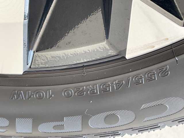 三菱 アウトランダー ＰＨＥＶ P 愛知県 2024(令6)年 0.2万km 白 プレミアムサウンドBBOSE/マイパイロット/純正9型ディスプレイオーディオナビ/レーダークルーズコントロール/全方位カメラ/サンルーフ/シートヒーター/バックカメラ/オートホールド/パワーシート/ヘッドアップディスプレイ/コーナーセンサー/純正アルミホイール/ブラインドスポットモニター/パドルシフト/ステアリングヒーター/レーンキープアシスト/ダウンヒルアシストコントロール/オートマチックハイビーム/ワイヤレス充電機/ステアリングスイッチ/スマートキー/プッシュスタート