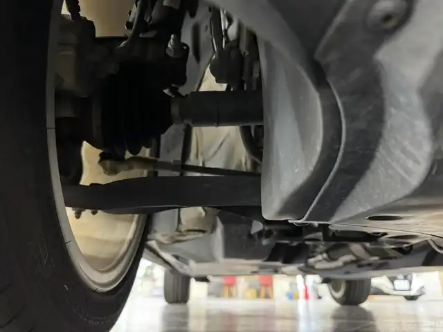 フォルクスワーゲン ポロ TSIハイライン 三重県 2017(平29)年 2万km ピュアホワイト プレミアムガソリン/FF/MTモード付フロア7AT（DSG）/【OP】純正 7インチナビ 716SDCW*/（FM/AM/TV/MUSIC CATCHER/USB/iPod/CD/DVD/Bluetooth/SD/VTR）/バックカメラ/【OP】ETC2.0*/安全/・プリクラッシュブレーキシステム“Front Assist”（シティエマージェンシーブレーキ機能付）/・ドライバー疲労検知システム“Fatigue Detection System”/・アダプティブクルーズコントロール“ACC”（全車速追従機能付）/・エマージェンシーストップシグナル/・ポストコリジョンブレーキシステム/・衝突感知自動ロック解除機能/・ESC（エレクトロニック・スタビリティ・コントロール）/など/装備/・ハーフレザーシート（アルカンターラ＆レザレット）/・シートヒーター（D/N）/・オートエアコン/・オートライト/・LEDヘッドライト（オートハイトコントロール機能、LEDポジションランプ付）/・フォグランプ（フロント、リヤ）/・レインセンサー/・自動防眩ルームミラー/・パドルシフト/・ステアリングスイッチ/・電動格納ドアミラー/・純正16inAW/・リモコンドアロック付折畳み式メインキーx2/・保/取/など