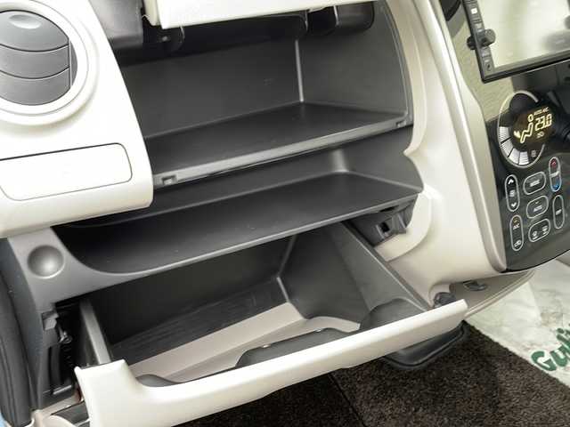 日産 デイズ X 山形県 2017(平29)年 2.4万km アイスブルー ・ワンオーナー/・純正ナビ/フルセグ/CD/Bluetooth/・全方位カメラ/・エマージェンシーブレーキ/・ステアリングスイッチ/・純正マット/・純正ホイールキャップスチールホイール＋スタッドレスタイヤ車載/・保証書/・取扱説明書