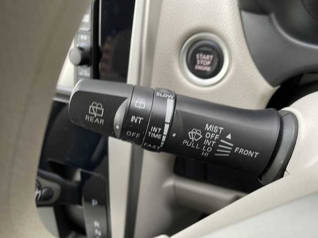 日産 デイズ X 山形県 2017(平29)年 2.4万km アイスブルー ・ワンオーナー/・純正ナビ/フルセグ/CD/Bluetooth/・全方位カメラ/・エマージェンシーブレーキ/・ステアリングスイッチ/・純正マット/・純正ホイールキャップスチールホイール＋スタッドレスタイヤ車載/・保証書/・取扱説明書