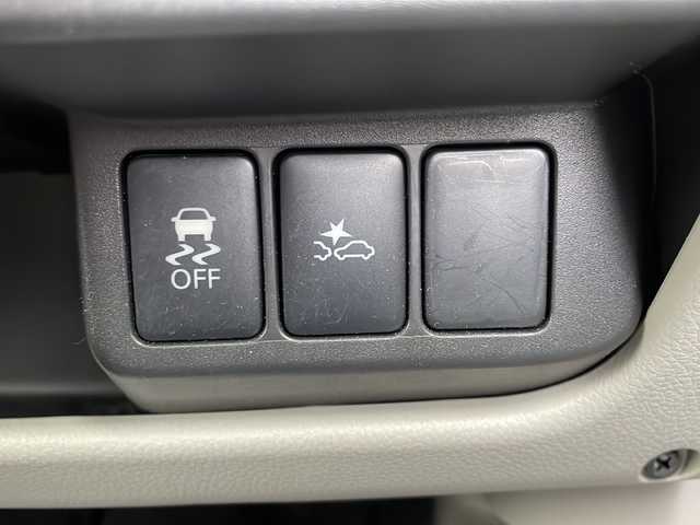 日産 デイズ X 山形県 2017(平29)年 2.4万km アイスブルー ・ワンオーナー/・純正ナビ/フルセグ/CD/Bluetooth/・全方位カメラ/・エマージェンシーブレーキ/・ステアリングスイッチ/・純正マット/・純正ホイールキャップスチールホイール＋スタッドレスタイヤ車載/・保証書/・取扱説明書