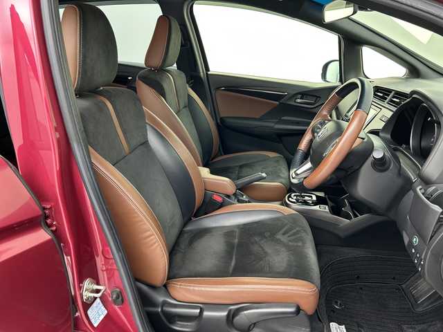 ホンダ フィット ハイブリット L ホンダセンシング 愛知県 2017(平29)年 6万km ルージュアメジストM 純正７インチナビ/・フルセグ/・CD/DVD/・Bluetooth/バックカメラ/ETC/ステアリングスイッチ/衝突軽減ブレーキ/レーンアシスト/アダプティブクルーズコントロール/横滑り防止/LEDヘッドライト/オートライト/純正ドライブレコーダー/プッシュスタート/スペアキーあり/取説・保証書あり