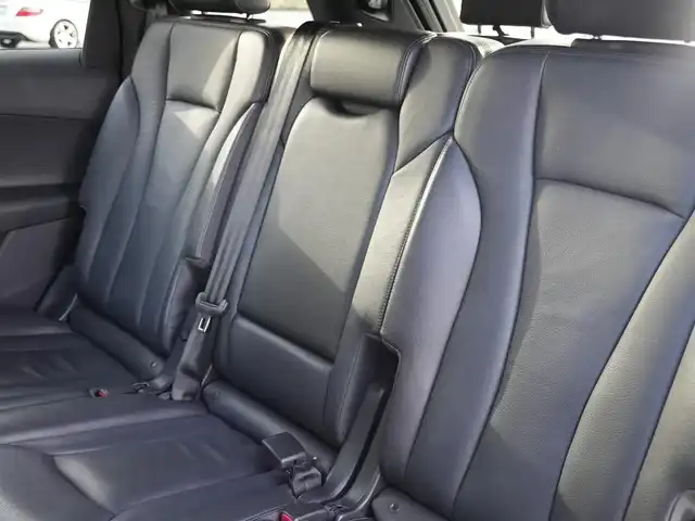 アウディ Ｑ７ ブラックスタイリング 静岡県 2019(令1)年 3.6万km 黒 ブラックレザーシート/シートヒーター/パワーシート/３列シート/BOSEプレミアムサウンド/ミシュランPS4 SUV 装着/２０インチブラックスタイリングアルミホイール/純正MMIメモリナビ/３６０°カメラ/Carplay＆AndroidAuto対応可能です。/フルセグTV/BT・DVD・USB/ETC２．０/マトリックスLEDライト/アンビエントライト/パーキングエイド/ACC/渋滞アシスト/エフィシェンシアシスト/Audiプレセンス/サイドアシスト/アクティブレーンアシスト/レインセンサー/エアサスペンション