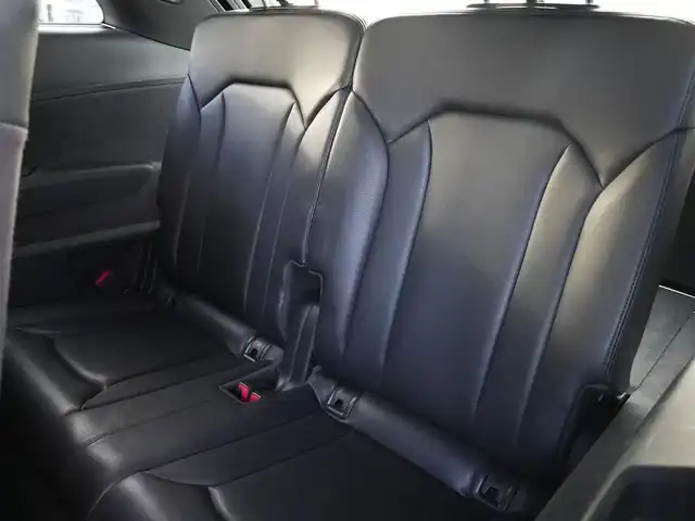 アウディ Ｑ７ ブラックスタイリング 静岡県 2019(令1)年 3.6万km 黒 ブラックレザーシート/シートヒーター/パワーシート/３列シート/BOSEプレミアムサウンド/ミシュランPS4 SUV 装着/２０インチブラックスタイリングアルミホイール/純正MMIメモリナビ/３６０°カメラ/Carplay＆AndroidAuto対応可能です。/フルセグTV/BT・DVD・USB/ETC２．０/マトリックスLEDライト/アンビエントライト/パーキングエイド/ACC/渋滞アシスト/エフィシェンシアシスト/Audiプレセンス/サイドアシスト/アクティブレーンアシスト/レインセンサー/エアサスペンション