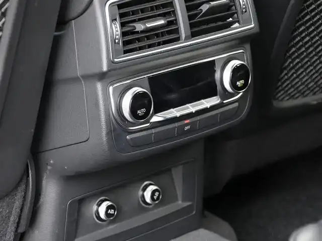 アウディ Ｑ７ ブラックスタイリング 静岡県 2019(令1)年 3.6万km 黒 ブラックレザーシート/シートヒーター/パワーシート/３列シート/BOSEプレミアムサウンド/ミシュランPS4 SUV 装着/２０インチブラックスタイリングアルミホイール/純正MMIメモリナビ/３６０°カメラ/Carplay＆AndroidAuto対応可能です。/フルセグTV/BT・DVD・USB/ETC２．０/マトリックスLEDライト/アンビエントライト/パーキングエイド/ACC/渋滞アシスト/エフィシェンシアシスト/Audiプレセンス/サイドアシスト/アクティブレーンアシスト/レインセンサー/エアサスペンション