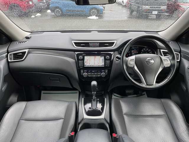 日産 エクストレイル ハイブリッド 20X エマージェンシーブレーキ 山形県 2015(平27)年 8.2万km ダークメタルグレー エマージェンシーブレーキ/車線逸脱警報/後側方車両検知警報/横滑り防止装置/純正SDナビ/（フルセグ/CD/BT/AUX/USB）/全周囲カメラ/サンルーフ/ハーフレザー/撥水シート/シートヒーター/ミラーヒーター/コーナーセンサー/ダウンヒルアシストコントロール/スマートキー×2/17インチ純正アルミホイール/プッシュスタート