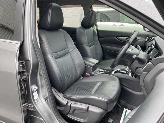 日産 エクストレイル ハイブリッド 20X エマージェンシーブレーキ 山形県 2015(平27)年 8.2万km ダークメタルグレー エマージェンシーブレーキ/車線逸脱警報/後側方車両検知警報/横滑り防止装置/純正SDナビ/（フルセグ/CD/BT/AUX/USB）/全周囲カメラ/サンルーフ/ハーフレザー/撥水シート/シートヒーター/ミラーヒーター/コーナーセンサー/ダウンヒルアシストコントロール/スマートキー×2/17インチ純正アルミホイール/プッシュスタート