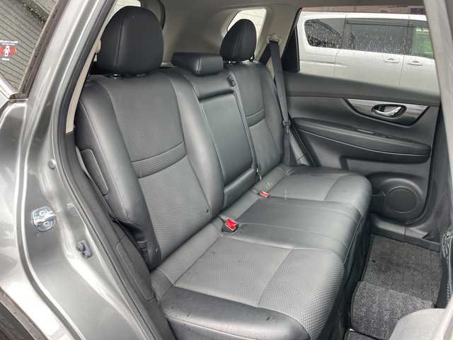 日産 エクストレイル ハイブリッド 20X エマージェンシーブレーキ 山形県 2015(平27)年 8.2万km ダークメタルグレー エマージェンシーブレーキ/車線逸脱警報/後側方車両検知警報/横滑り防止装置/純正SDナビ/（フルセグ/CD/BT/AUX/USB）/全周囲カメラ/サンルーフ/ハーフレザー/撥水シート/シートヒーター/ミラーヒーター/コーナーセンサー/ダウンヒルアシストコントロール/スマートキー×2/17インチ純正アルミホイール/プッシュスタート