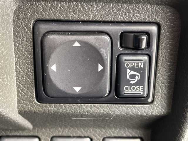 日産 キューブ 15X Vセレクション 愛知県 2014(平26)年 8.5万km ビターショコラ 純正ナビ/・Bluetooth/・CD/DVD/・ワンセグテレビ/ETC/スマートキー/電動格納ミラー/スタッドレスタイヤ