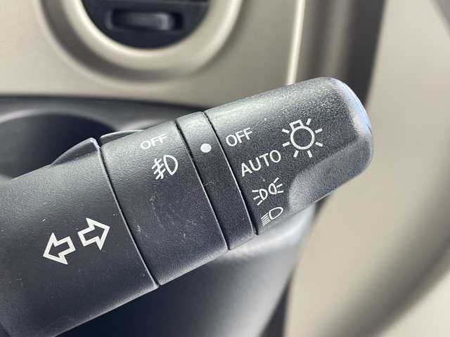 日産 キューブ 15X Vセレクション 愛知県 2014(平26)年 8.5万km ビターショコラ 純正ナビ/・Bluetooth/・CD/DVD/・ワンセグテレビ/ETC/スマートキー/電動格納ミラー/スタッドレスタイヤ