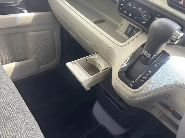 ホンダ Ｎ ＢＯＸ G L ターボ ホンダセンシング 福岡県 2020(令2)年 5.6万km クリスタルブラックパール 社外ＳＤナビ　/シートヒーター　/ＵＳＢ２口　/パドルシフト　/クルーズコントロール　/プッシュスタート　/オートライト　/両側パワースライドドア　/純正ＥＴＣ　/ステアリングスイッチ　/サイドバイザー　/レーンキープ