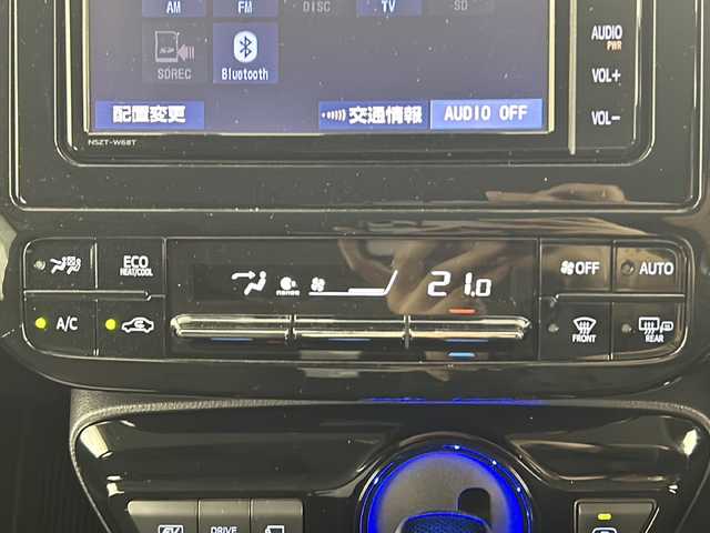 トヨタ プリウス SセーフティプラスⅡ 愛知県 2020(令2)年 2.6万km プラチナホワイトパールマイカ TRDエアロ/純正7インチＳＤナビ【NSZT-W68T】/・フルセグ/ＣＤ/ＤＶＤ/Ｂｌｕｅｔｏｏｔｈ　/全方位カメラ　/Toyota Safety Sense/・衝突軽減ブレーキ　/・アダプティブクルーズコントロール　/・レーンキープアシスト　/・オートハイビーム/前後ドライブレコーダー　/ビルトインＥＴＣ2.0　/LEDヘッドライト/モデリスタ15インチAW/ブラインドスポットモニター/AC100V充電/革巻きステアリング/ステアリングスイッチ/スマートキー＆プッシュスタート