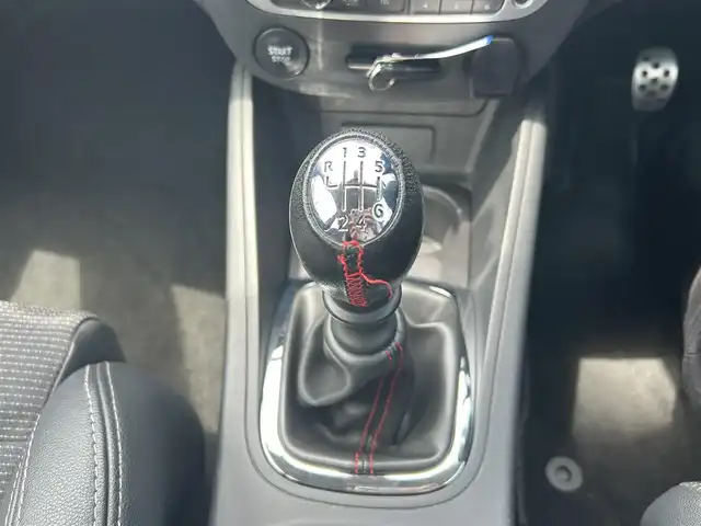 ルノー メガーヌ エステート GT220 神奈川県 2015(平27)年 4.3万km 青 クルーズコントロール/スピードリミッター/エレクトロニックスタビリティコントロール/トラクションコントロール/Bluetooth付/Wエアバッグ/純正アルミ/バックカメラ/純正フロアマット/ETC/ドラレコ/ABS/革ハンドル/ハーフレザーシート/USB/AUX/オールオートパワーウィンドウ/集中ドアロック/アイドリングストップ/オートライト/スペアタイヤ×１
