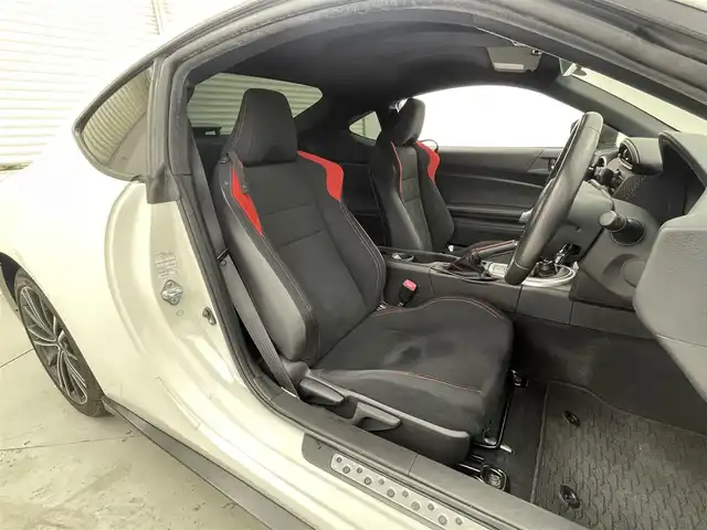 トヨタ ８６ GT 茨城県 2016(平28)年 5万km クリスタルホワイトパール 社外オーディオ［MVH-5600］/・Bluetooth/・AUX/・USB/純正アルミホイール/純正フロアマット/TDRリアスポイラー/社外エアロ（フロント・サイド）/社外ETC