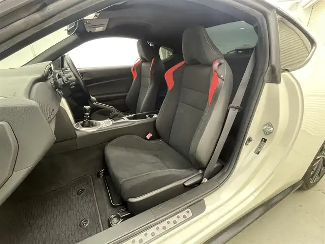 トヨタ ８６ GT 茨城県 2016(平28)年 5万km クリスタルホワイトパール 社外オーディオ［MVH-5600］/・Bluetooth/・AUX/・USB/純正アルミホイール/純正フロアマット/TDRリアスポイラー/社外エアロ（フロント・サイド）/社外ETC