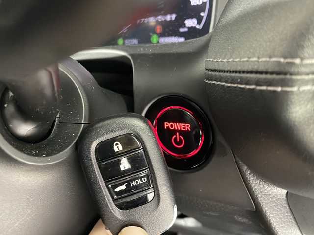 ホンダ ＺＲ－Ｖ ハイブリッド e:HEV Z 福岡県 2024(令6)年 0.9万km プラチナホワイトパール ・BOSEスピーカー/・ブラインドスポット/・全方位カメラ/・メモリーパワーシート/・パドルシフト/・純正ナビ/・踏み間違え衝突軽減ブレーキ/・オートライト