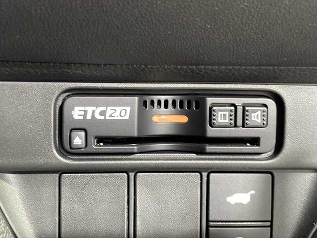 ホンダ ＺＲ－Ｖ ハイブリッド e:HEV Z 福岡県 2024(令6)年 0.9万km プラチナホワイトパール ・BOSEスピーカー/・ブラインドスポット/・全方位カメラ/・メモリーパワーシート/・パドルシフト/・純正ナビ/・踏み間違え衝突軽減ブレーキ/・オートライト