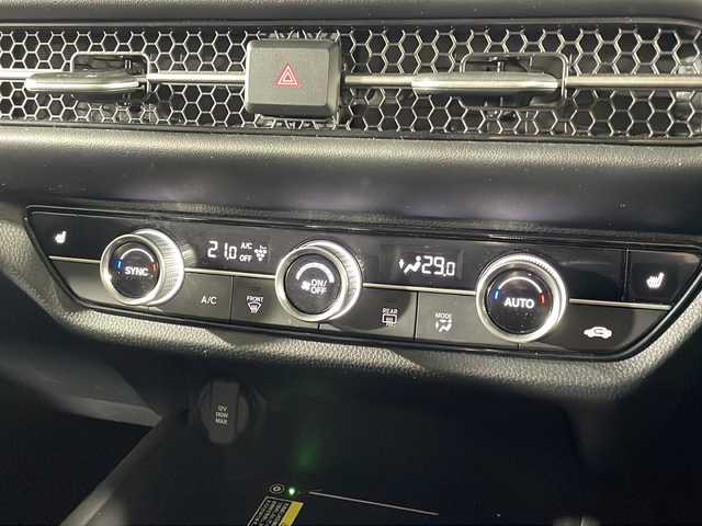 ホンダ ＺＲ－Ｖ ハイブリッド e:HEV Z 福岡県 2024(令6)年 0.9万km プラチナホワイトパール ・BOSEスピーカー/・ブラインドスポット/・全方位カメラ/・メモリーパワーシート/・パドルシフト/・純正ナビ/・踏み間違え衝突軽減ブレーキ/・オートライト