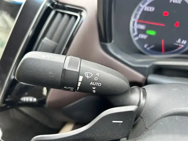 トヨタ クラウン ハイブリッド G 栃木県 2018(平30)年 5.5万km シルバーM モデリスタエアロ(フロント/サイド)/純正ナビ/Bluetooth　CD　DVD/フルセグ　TV/バックカメラ/アラウンドビューモニター/衝突軽減システム/・衝突被害軽減ブレーキ/・横滑り防止機能/・速度認識機能/・コーナーセンサー/・リアクロストラフィックアラート/・パーキングアシスト/・プリクラッシュセーフティ/・ブラインドスポットモニター/・歩行者検知機能/ヘッドアップディスプレイ/デジタルインナーミラー/USB入力端子/クルーズコントロール/パドルシフト/ステアリングスイッチ/ETC/ステアリングヒーター/シートヒーター/シートクーラー/電動パワーシート/電動リアシェード