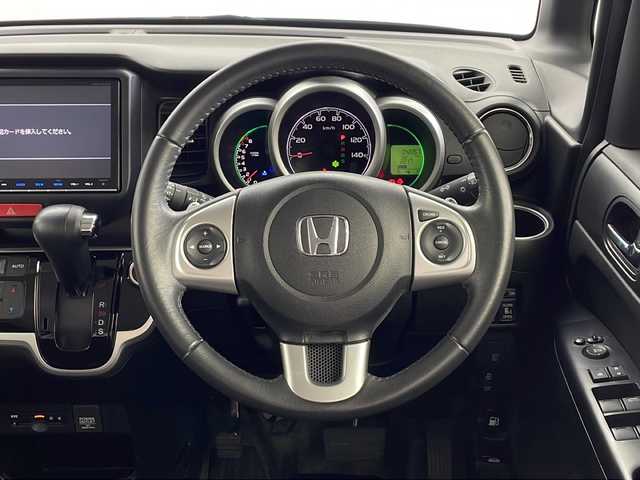 ホンダ Ｎ ＢＯＸ G ターボ Lパッケージ 鹿児島県 2016(平28)年 4.3万km カトラリーシルバーM 純正ナビ/（フルセグTV/CD/DVD/ Bluetooth）/バックカメラ/衝突軽減ブレーキ/両側パワースライドドア/クルーズコントロール/パドルシフト/ビルトインＥＴＣ/オートライト/チップアップシート/ベンチシート/スマートキー/プッシュスタート