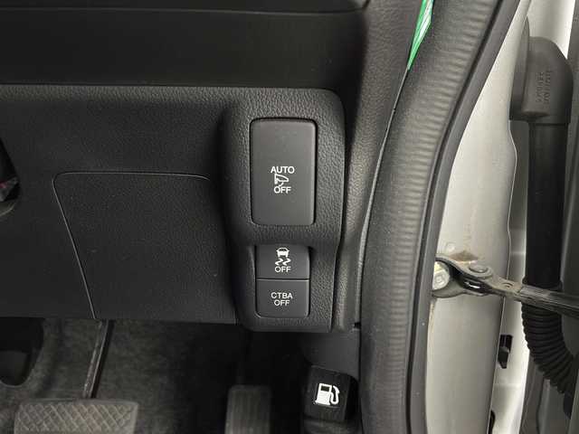 ホンダ Ｎ ＢＯＸ G ターボ Lパッケージ 鹿児島県 2016(平28)年 4.3万km カトラリーシルバーM 純正ナビ/（フルセグTV/CD/DVD/ Bluetooth）/バックカメラ/衝突軽減ブレーキ/両側パワースライドドア/クルーズコントロール/パドルシフト/ビルトインＥＴＣ/オートライト/チップアップシート/ベンチシート/スマートキー/プッシュスタート