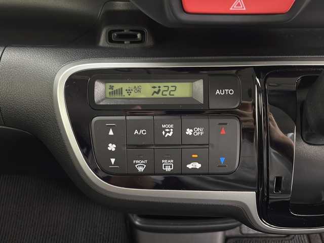 ホンダ Ｎ ＢＯＸ G ターボ Lパッケージ 鹿児島県 2016(平28)年 4.3万km カトラリーシルバーM 純正ナビ/（フルセグTV/CD/DVD/ Bluetooth）/バックカメラ/衝突軽減ブレーキ/両側パワースライドドア/クルーズコントロール/パドルシフト/ビルトインＥＴＣ/オートライト/チップアップシート/ベンチシート/スマートキー/プッシュスタート