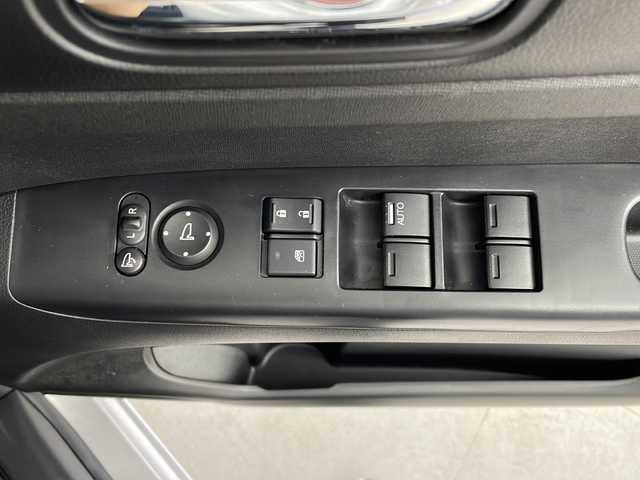 ホンダ Ｎ ＢＯＸ G ターボ Lパッケージ 鹿児島県 2016(平28)年 4.3万km カトラリーシルバーM 純正ナビ/（フルセグTV/CD/DVD/ Bluetooth）/バックカメラ/衝突軽減ブレーキ/両側パワースライドドア/クルーズコントロール/パドルシフト/ビルトインＥＴＣ/オートライト/チップアップシート/ベンチシート/スマートキー/プッシュスタート