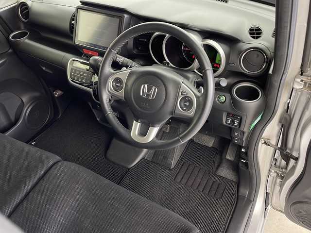 ホンダ Ｎ ＢＯＸ G ターボ Lパッケージ 鹿児島県 2016(平28)年 4.3万km カトラリーシルバーM 純正ナビ/（フルセグTV/CD/DVD/ Bluetooth）/バックカメラ/衝突軽減ブレーキ/両側パワースライドドア/クルーズコントロール/パドルシフト/ビルトインＥＴＣ/オートライト/チップアップシート/ベンチシート/スマートキー/プッシュスタート