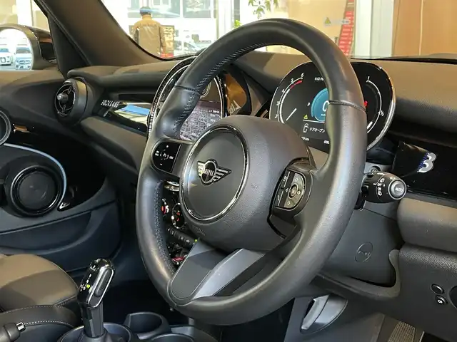 ＭＩＮＩ ＢＭＷ ミニ クーパー D ブリックレーンED 宮城県 2022(令4)年 1.3万km シルバー 純正ナビ/Bluetooth機能/クルーズコントロール/レーンキープアシスト/ブラインドスポット/インテリジェントセーフティー/ハーフレザーシート/シートヒーター/アンビエントライト/オートマチックハイビーム/ステアリングスイッチ/アイドリングストップ/純正17インチAW/純正フロアマット/ETC/USB