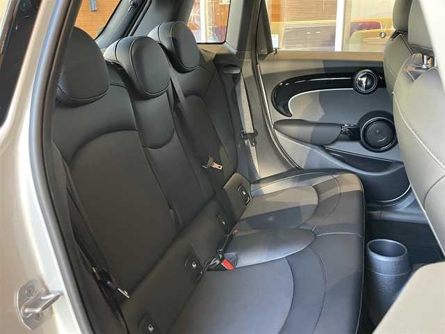ＭＩＮＩ ＢＭＷ ミニ クーパー D ブリックレーンED 宮城県 2022(令4)年 1.3万km シルバー 純正ナビ/Bluetooth機能/クルーズコントロール/レーンキープアシスト/ブラインドスポット/インテリジェントセーフティー/ハーフレザーシート/シートヒーター/アンビエントライト/オートマチックハイビーム/ステアリングスイッチ/アイドリングストップ/純正17インチAW/純正フロアマット/ETC/USB