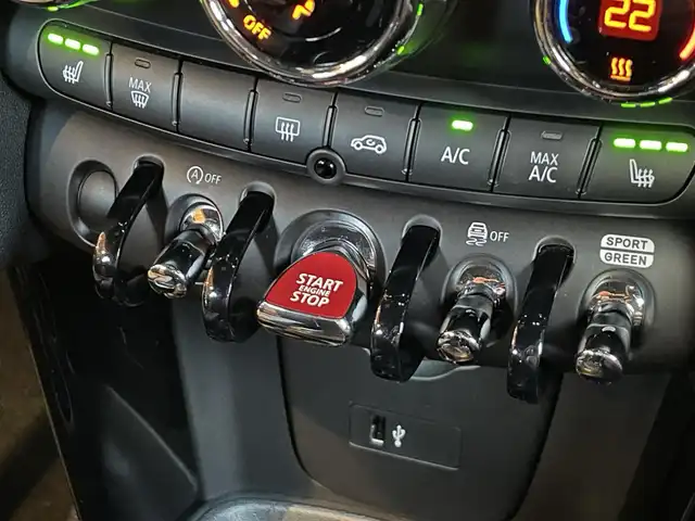 ＭＩＮＩ ＢＭＷ ミニ クーパー D ブリックレーンED 宮城県 2022(令4)年 1.3万km シルバー 純正ナビ/Bluetooth機能/クルーズコントロール/レーンキープアシスト/ブラインドスポット/インテリジェントセーフティー/ハーフレザーシート/シートヒーター/アンビエントライト/オートマチックハイビーム/ステアリングスイッチ/アイドリングストップ/純正17インチAW/純正フロアマット/ETC/USB