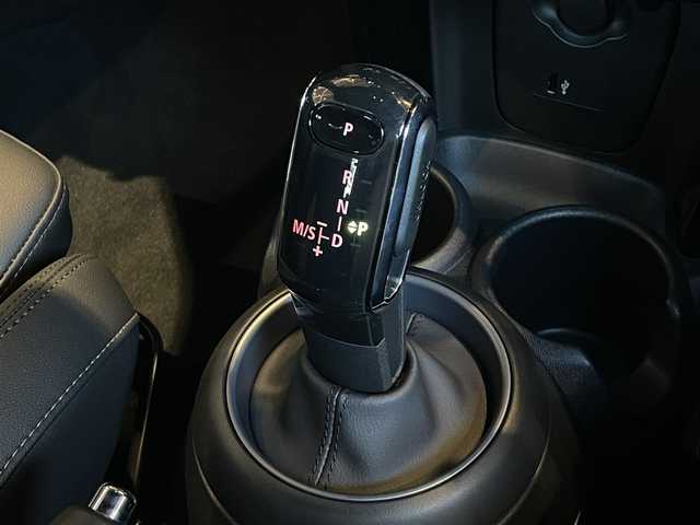 ＭＩＮＩ ＢＭＷ ミニ クーパー D ブリックレーンED 宮城県 2022(令4)年 1.3万km シルバー 純正ナビ/Bluetooth機能/クルーズコントロール/レーンキープアシスト/ブラインドスポット/インテリジェントセーフティー/ハーフレザーシート/シートヒーター/アンビエントライト/オートマチックハイビーム/ステアリングスイッチ/アイドリングストップ/純正17インチAW/純正フロアマット/ETC/USB