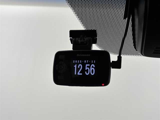 ホンダ ステップワゴン スパーダ ハイブリッド G ホンダセンシング 埼玉県 2018(平30)年 6.1万km プレミアムスパークルブラックパール 純正ナビ　/(フルセグ/Bluetooth/AM/FM)　/ホンダセンシング/衝突軽減ブレーキ/アダプティブクルーズコントロール/先行車発進お知らせ機能/路外逸脱抑制機能/標識認識機能　/両側パワースライドドア　/レーダークルーズコントロール　/ビルトインＥＴＣ　/バックカメラ　/純正アルミホイール１６インチ　/純正フロアマット　/シートバックテーブル