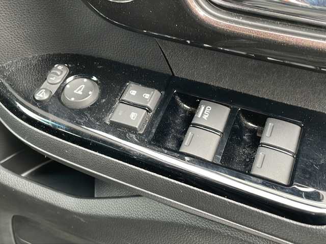 ホンダ Ｎ ＢＯＸ カスタム G EX ターボ ホンダセンシング 道東・釧路十勝 2018(平30)年 11.1万km ルナシルバーM 4WD/純正ナビ　VXU-185NBi/　(AM/FM/CD/DVD/BT)/エンジンスターター/ドライブレコーダー/ビルトインETC/バックカメラ/両側パワースライドドア/ハーフレザーシート/シートヒーター/純正15インチAW/純正フロアマット/ドアバイザー/MTモード付AT/コーナーセンサー/レーンキープアシスト/オートライト/ライトレベライザー/フォグランプ/盗難防止装置/ABS/横滑り防止装置/USB入力端子