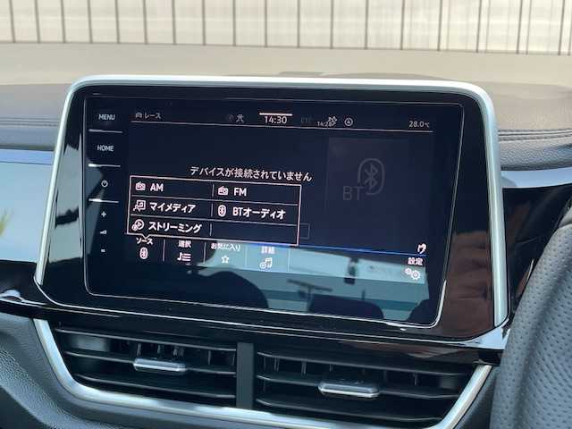 フォルクスワーゲン ＶＷ Ｔ－ロック 青森県 2023(令5)年 2.6万km 白 パノラマサンルーフ/黒レザーシート/4WD/リアトラフィックアラート/自動駐車/自動ブレーキ/ヒルスタートアシスト/前後ドラレコ/シートヒーター/パワーシート/ステアリングヒーター/シートメモリー/パワーバックドア/ＡＣＣ/前後コーナーセンサー/レーンキープ/ブラインドスポット/LEDヘッドライト/純正ナビ/（ＵＳＢ/Bluetooth/ＡｐｐｌｅＣａｒＰｌａｙ/Cタイプコネクタ）/後席Cタイプコネクタ/バックカメラ/ETC2.0/エアークリアー/アイドリングストップ/横滑り防止/ABS/純正19インチAW/スペアキー×１/保証書・取説・記録簿