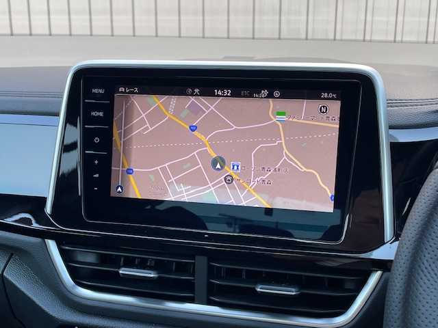 フォルクスワーゲン ＶＷ Ｔ－ロック 青森県 2023(令5)年 2.6万km 白 パノラマサンルーフ/黒レザーシート/4WD/リアトラフィックアラート/自動駐車/自動ブレーキ/ヒルスタートアシスト/前後ドラレコ/シートヒーター/パワーシート/ステアリングヒーター/シートメモリー/パワーバックドア/ＡＣＣ/前後コーナーセンサー/レーンキープ/ブラインドスポット/LEDヘッドライト/純正ナビ/（ＵＳＢ/Bluetooth/ＡｐｐｌｅＣａｒＰｌａｙ/Cタイプコネクタ）/後席Cタイプコネクタ/バックカメラ/ETC2.0/エアークリアー/アイドリングストップ/横滑り防止/ABS/純正19インチAW/スペアキー×１/保証書・取説・記録簿