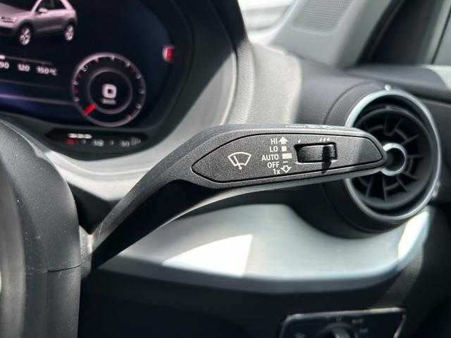 アウディ Ｑ２ 30TFSIスポーツ 埼玉県 2018(平30)年 4.5万km グレイシアホワイトメタリック コンフォートＰ/純正メモリーナビ/(Bluetooth/USB/フルセグ)/バックカメラ　/シートヒーター/バーチャルコックピット/純正１７インチアルミホイール/ＰＤＣ/LEDヘッドライト/ETC