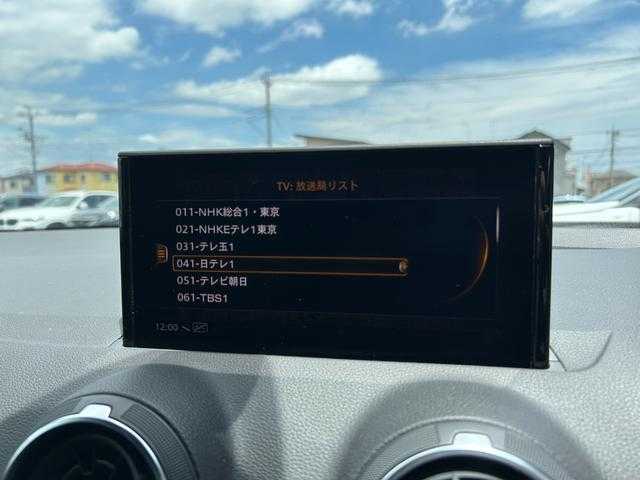 アウディ Ｑ２ 30TFSIスポーツ 埼玉県 2018(平30)年 4.5万km グレイシアホワイトメタリック コンフォートＰ/純正メモリーナビ/(Bluetooth/USB/フルセグ)/バックカメラ　/シートヒーター/バーチャルコックピット/純正１７インチアルミホイール/ＰＤＣ/LEDヘッドライト/ETC