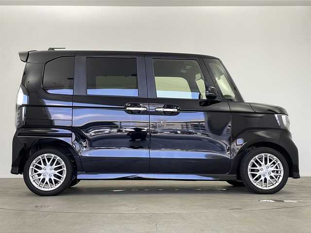 ホンダ Ｎ ＢＯＸ カスタム L ターボ 鹿児島県 2023(令5)年 0.8万km クリスタルブラックパール 純正ナビ/（CD/DVD/BT/フルセグTV）/両側パワースライドドア/ホンダセンシング/パドルシフト/レーダークルーズコントロール/電動パーキングブレーキ/オートホールド機能/ハーフレザーシート/シートヒーター/アイドリングストップ/オートライト/オートマチックハイビーム/リアサンシェード/スマートキー/プッシュスタート