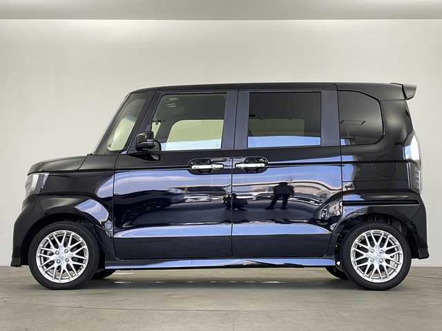 ホンダ Ｎ ＢＯＸ カスタム L ターボ 鹿児島県 2023(令5)年 0.8万km クリスタルブラックパール 純正ナビ/（CD/DVD/BT/フルセグTV）/両側パワースライドドア/ホンダセンシング/パドルシフト/レーダークルーズコントロール/電動パーキングブレーキ/オートホールド機能/ハーフレザーシート/シートヒーター/アイドリングストップ/オートライト/オートマチックハイビーム/リアサンシェード/スマートキー/プッシュスタート