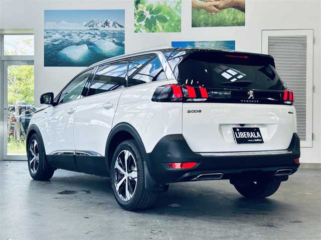 プジョー ５００８ GTライン ブルーHDi 大阪府 2021(令3)年 4.6万km BLANC NACRE ワンオーナー/サンルーフ/ハーフレザー/Dメモリ付きパワーシート/シートヒーター/純正ディスプレイオーディオ/applecarplay/バック・サイドカメラ/ACC/ブラインドスポット/純正18インチAW/LEDヘッドライト/電動リアゲート/ワイヤレス充電