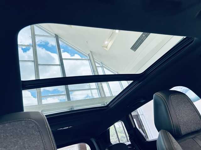 プジョー ５００８ GTライン ブルーHDi 大阪府 2021(令3)年 4.6万km BLANC NACRE ワンオーナー/サンルーフ/ハーフレザー/Dメモリ付きパワーシート/シートヒーター/純正ディスプレイオーディオ/applecarplay/バック・サイドカメラ/ACC/ブラインドスポット/純正18インチAW/LEDヘッドライト/電動リアゲート/ワイヤレス充電
