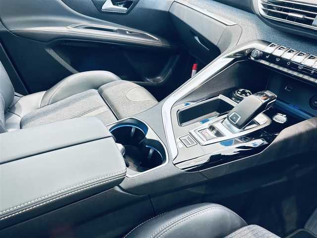 プジョー ５００８ GTライン ブルーHDi 大阪府 2021(令3)年 4.6万km BLANC NACRE ワンオーナー/サンルーフ/ハーフレザー/Dメモリ付きパワーシート/シートヒーター/純正ディスプレイオーディオ/applecarplay/バック・サイドカメラ/ACC/ブラインドスポット/純正18インチAW/LEDヘッドライト/電動リアゲート/ワイヤレス充電