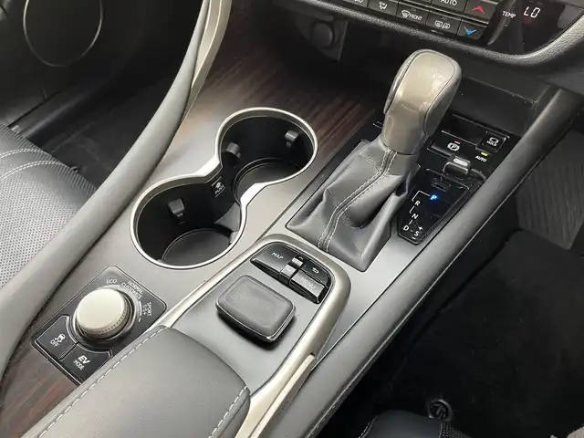 レクサス ＲＸ 450hL 道央・札幌 2019(平31)年 12.4万km グラファイトブラックガラスフレーク ４WD/純正メーカーナビ/CD/DVD/BD/BT/フルセグ/プリクラッシュセーフティ/横滑り防止装置/レーダークルーズコントロール/レーンキープアシスト/クリアランスソナー/ブラインドスポットモニター/パノラミックビューモニター/ビルトインETC/ドライブレコーダー/HUD/EVMODE/自動防眩ミラー/サンルーフ/パワーバックドア/前席パワーシート/前席メモリーシート/前席シートヒーター/前席エアシート/電動格納サードシート/レザーシート/革巻きウッドコンビステアリング/ステアリングリモコン/ハンドルヒーター/AC100V/電動パーキング/ブレーキホールド/MTモード付AT/プッシュスタート/スマートキー/３眼LEDヘッドライト/オートライト/オートハイビーム/フォグランプ/電動格納ミラー/ヒーテッドドアミラー/ウィンカーミラー/純正フロアマット/ドアバイザー