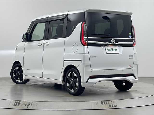 日産 ルークス ハイウェイスター X 埼玉県 2020(令2)年 4.6万km ホワイトパール 純正９インチＳＤナビ　/フルセグＴＶ　/アラウンドビューモニター　/エマージェンシーブレーキ　/パワースライドドア　/純正前後ドライブレコーダー　/ＥＴＣ　/前後コーナーセンサー　/スマートキー　/純正フロアマット