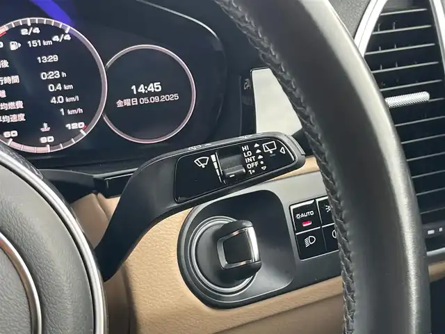 ポルシェ カイエン 山梨県 2018(平30)年 4.7万km ピュアホワイト パノラマサンルーフ /茶革 /ACC/全周囲C/純正メモリナビ　/カープレイ　/レザー　/パワーシート　/シートＨ　/ＬＫＡ　/ＢＳＡ　/Ｐバックドア　/エントリードライブ　/ＬＥＤ　/Ａハイビーム　/保証書