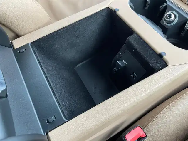 ポルシェ カイエン 山梨県 2018(平30)年 4.7万km ピュアホワイト パノラマサンルーフ /茶革 /ACC/全周囲C/純正メモリナビ　/カープレイ　/レザー　/パワーシート　/シートＨ　/ＬＫＡ　/ＢＳＡ　/Ｐバックドア　/エントリードライブ　/ＬＥＤ　/Ａハイビーム　/保証書